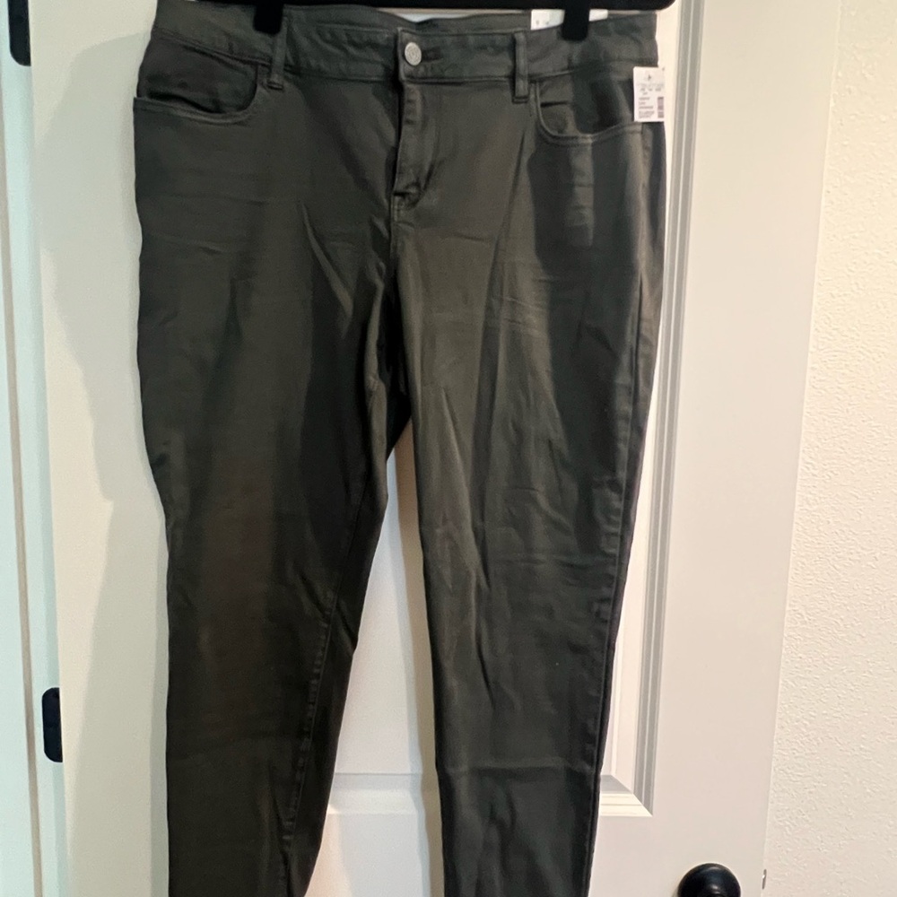 NWT Maurices Grey Jeggings size XL short
